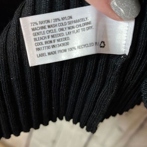 Future Collective Women’s Party Twisted Back Crewneck Pullover Black Sweater 1X - Picture 5 of 5